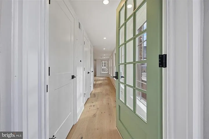 2 bed, 1068 sqft, $4,750 — Photo 3