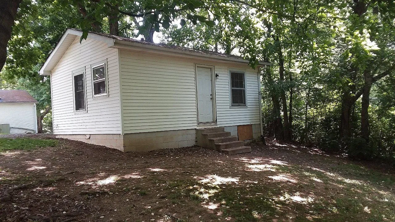 3801 Old Greenbrier Pike — Photo 3