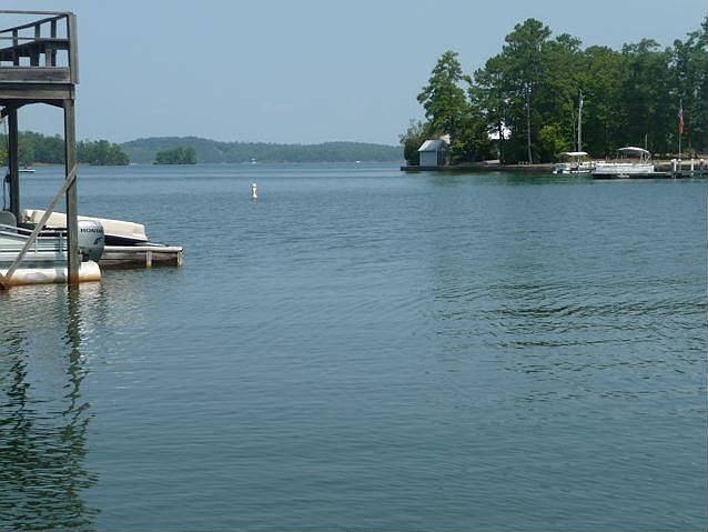 2nd image of 460 Weatherford Cir