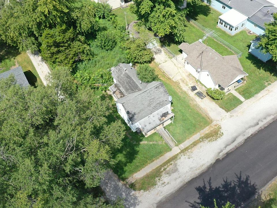 2nd image of 313 S Dye St