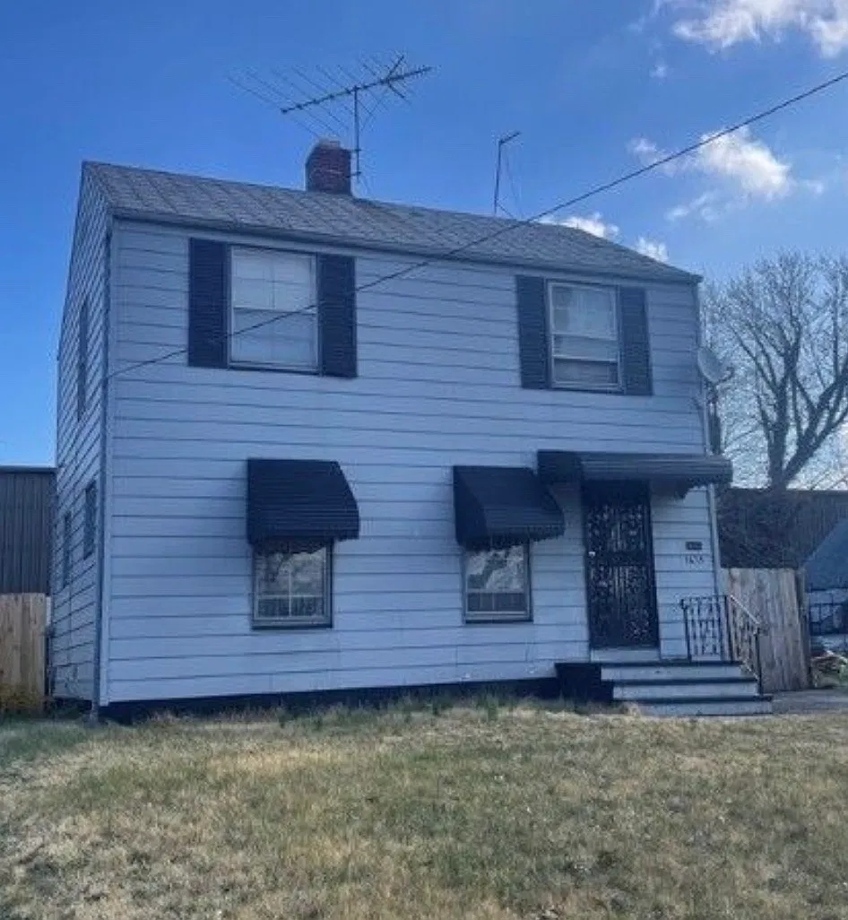 2 bed, 1200 sqft, $995 — Photo 1