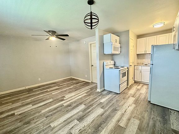 3rd image of 6702 Fulton St #14