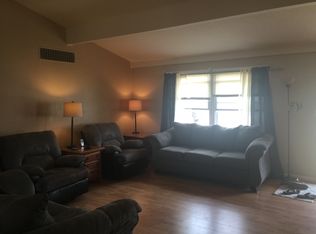 1113 N Clay St, Nevada, MO 64772