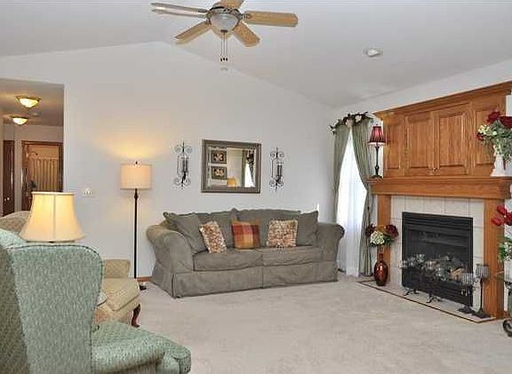 3rd image of 1810 E Lakeland Dr