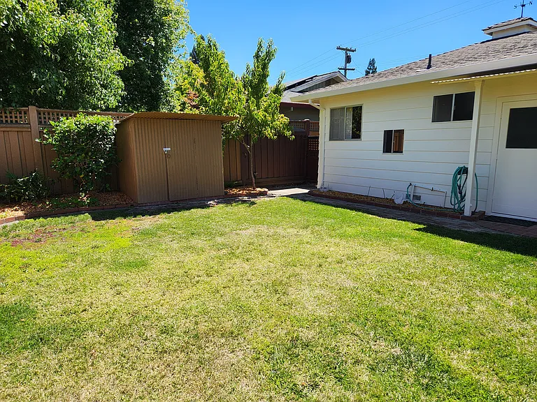 2220 Sartori Dr — Photo 28