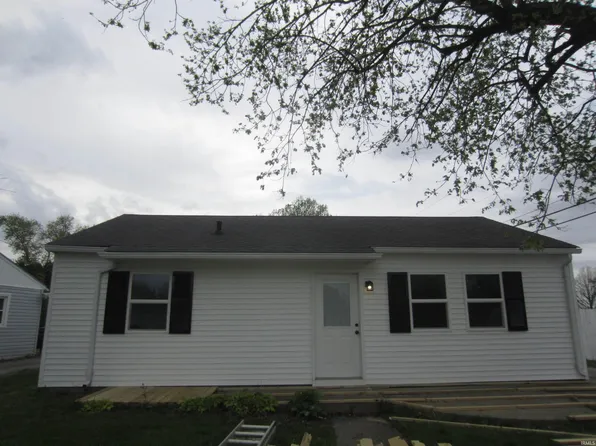 1009 N Oxford Dr, Marion, IN 46952