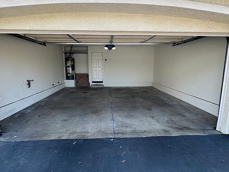 431 W Bay St — Photo 2