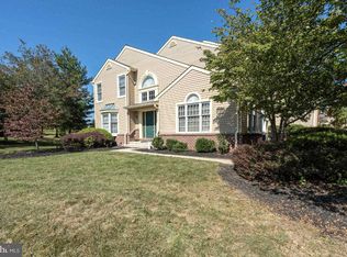 125 Pine Crest Ln, Lansdale, PA