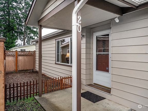 3rd image of 706 Dennis Street SE #20