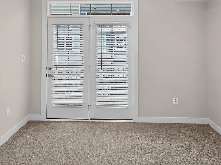 2542A Verona Pl — Photo 22
