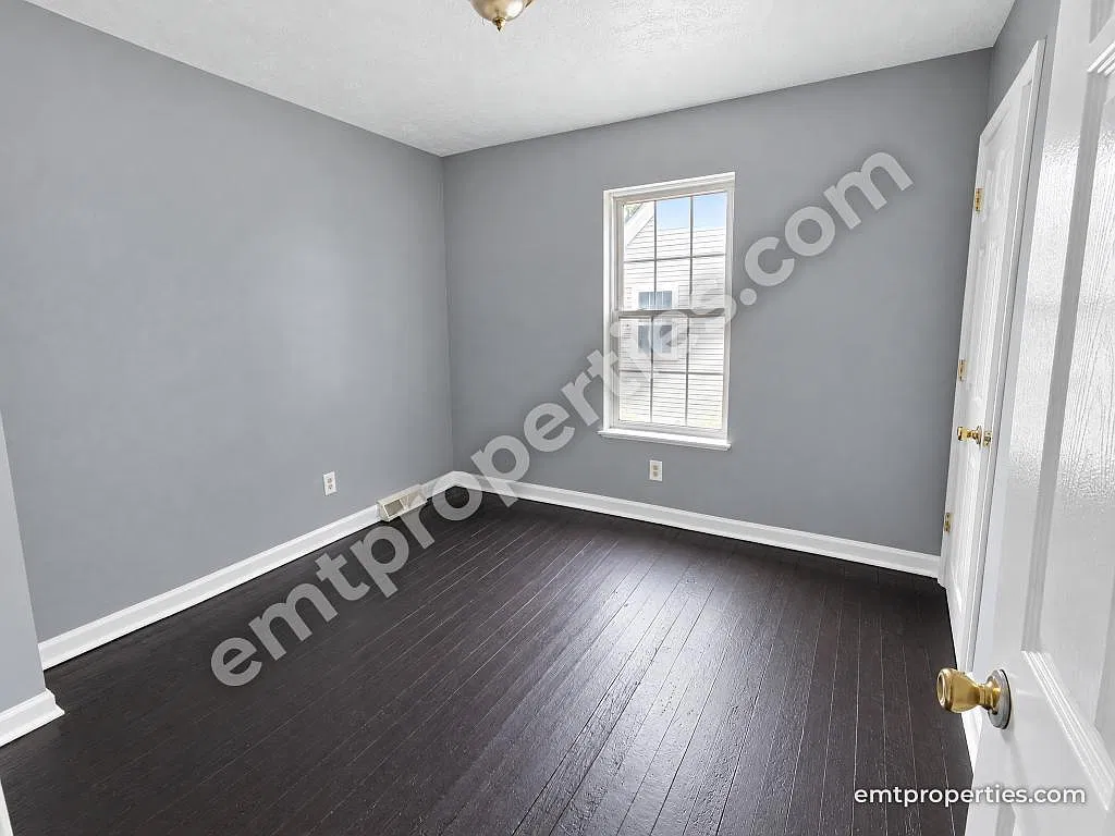 1751 E 30th St — Photo 3