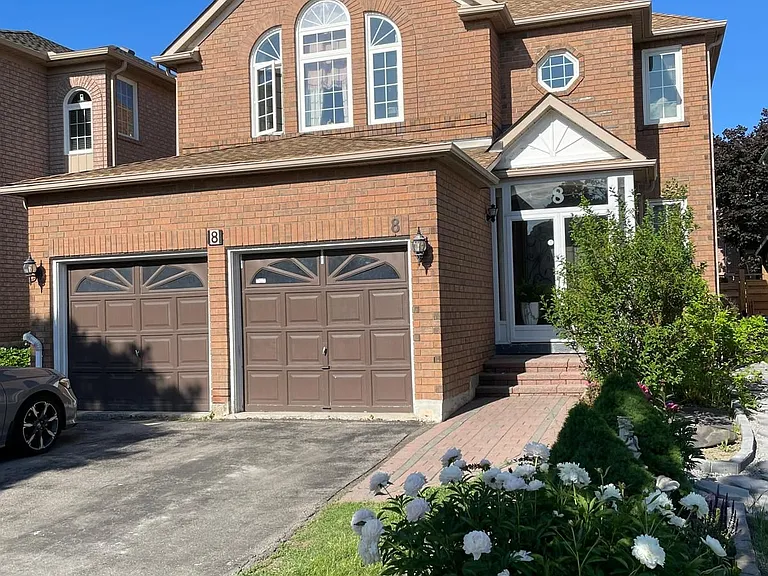 8 Jaguar Gate E — Photo 1
