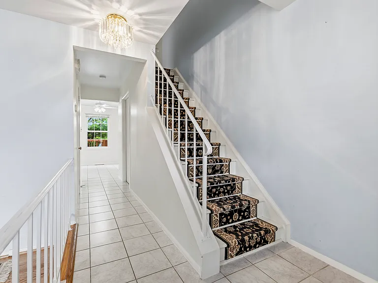 18617 Chickadee Ln — Photo 11
