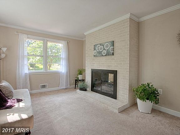 3rd image of 6452 Queen Anne Ter