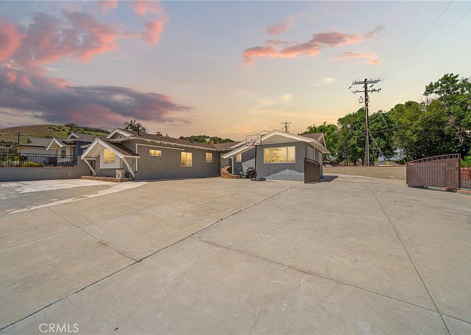 1st image of 1105 Ameluxen Ave