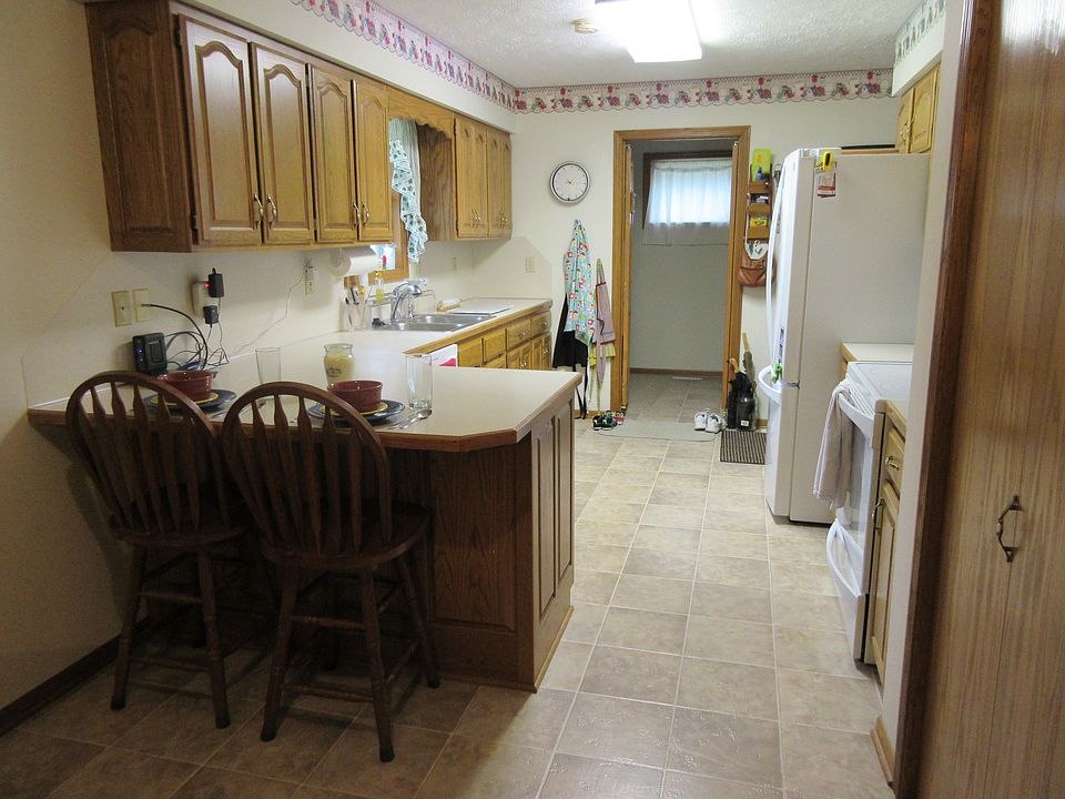 1416 Crest View Ave Beatrice NE 68310 Zillow