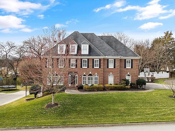 2nd image of 1602 Emerson Park Dr