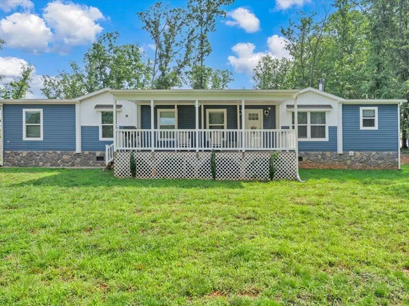 2088 Flint Hill Rd, Moneta, VA 24121