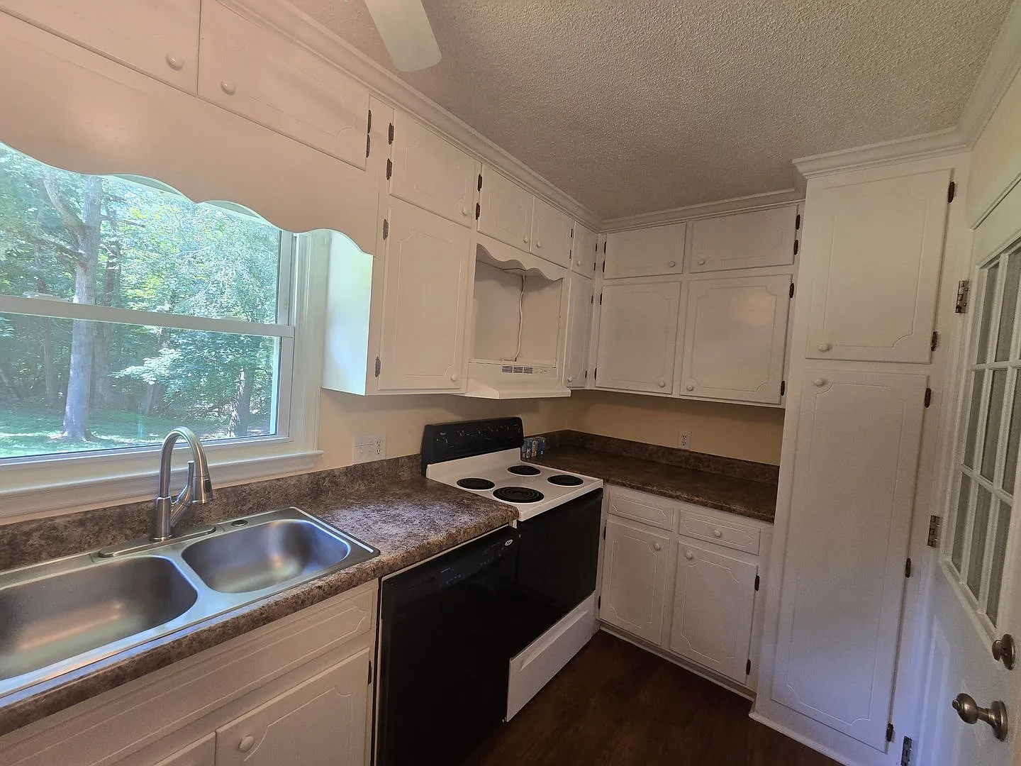 2969 Tall Cedar Lane — Photo 2