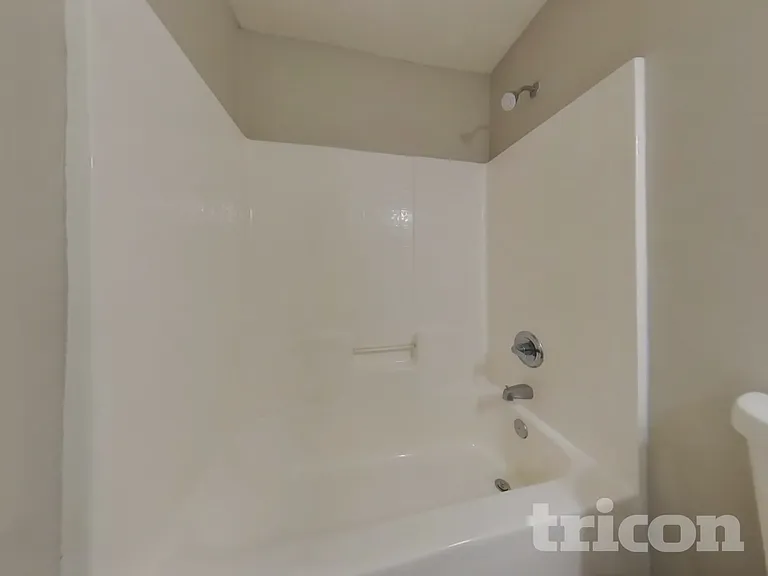 2727 Fox Creek Dr E — Photo 13