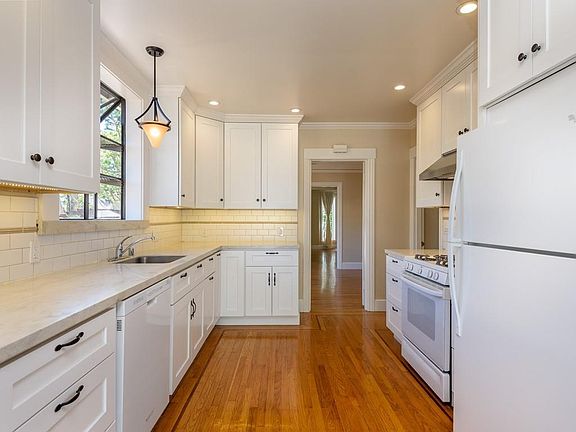5th image of 1830 Brewster Ave