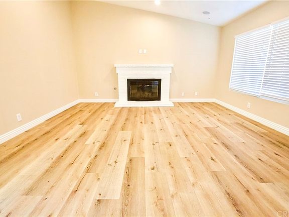 5th image of 1584 Amador Ln