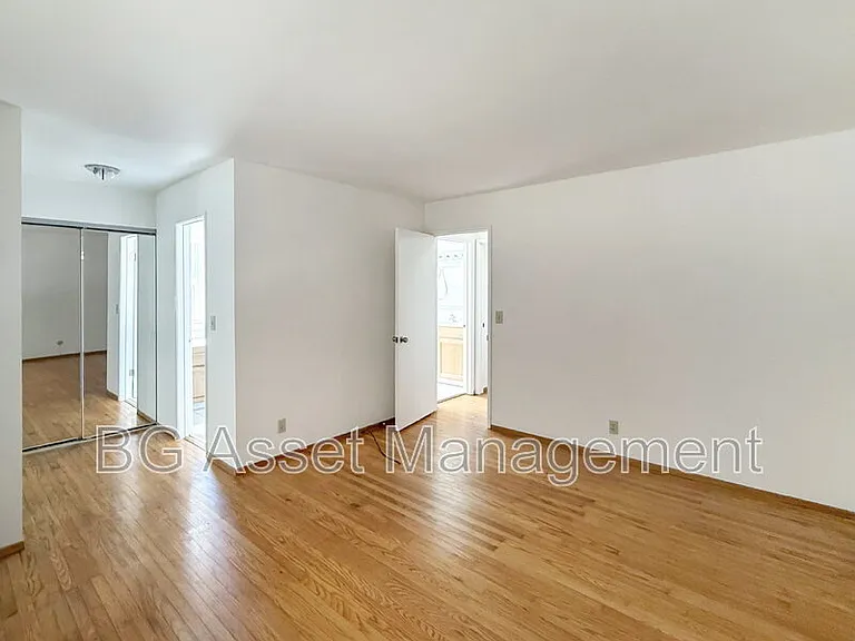2672 Doidge Ave — Photo 14