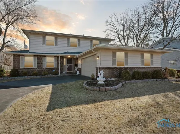 3858 Fairwood Dr, Sylvania, OH 43560