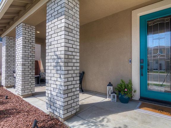 3rd image of 2116 Abbeyhill Rd