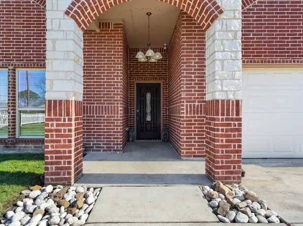 202 E Malloy Bridge Rd, Seagoville, TX 75159