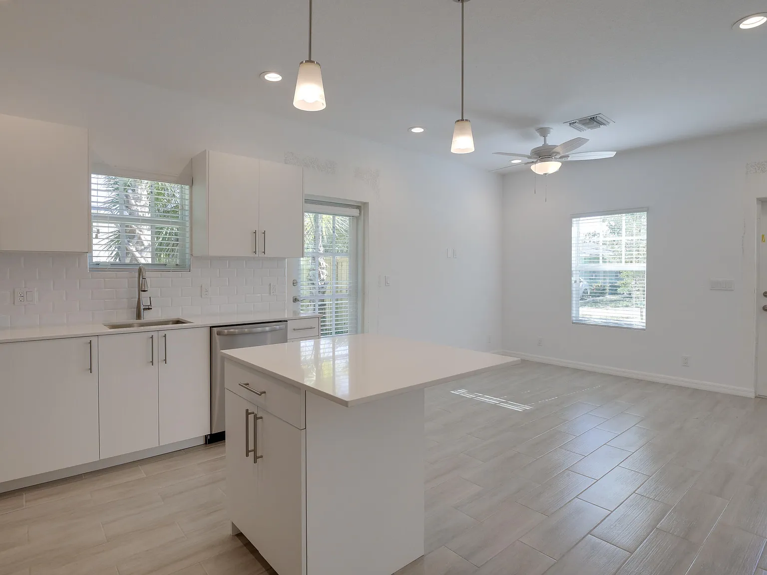 2 bed, 2.0 bath, 1140 sqft, $2,300 — Photo 3