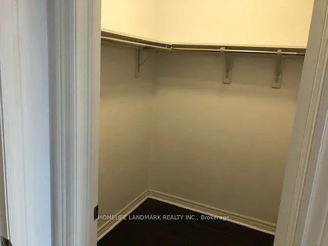 37 Napanee St — Photo 11