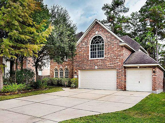 3rd image of 186 W Evangeline Oaks Cir