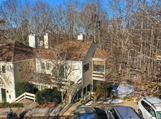 1230 Chatham Rdg, Charlottesville, VA 22901