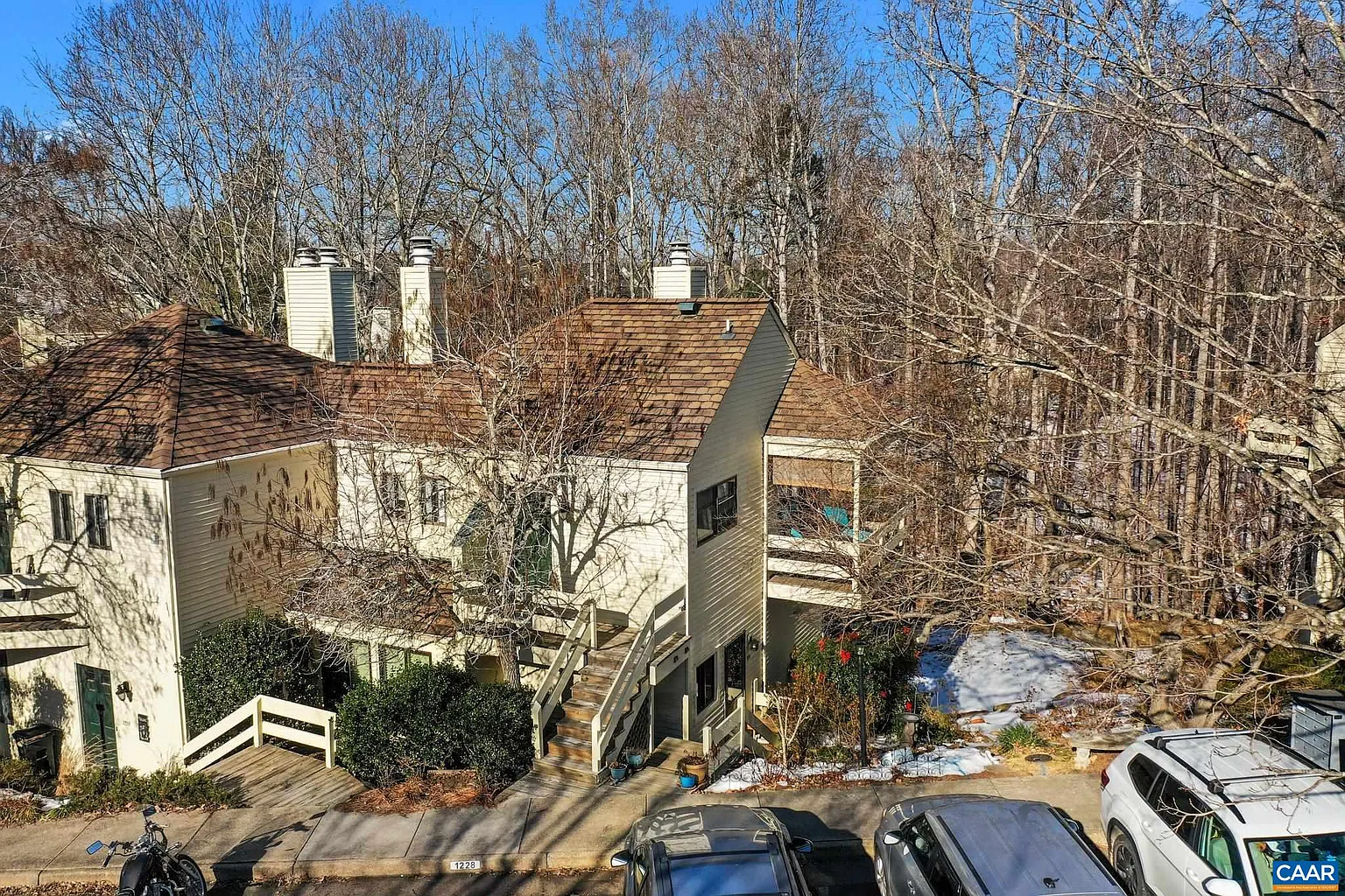 1230 Chatham Rdg photo 1
