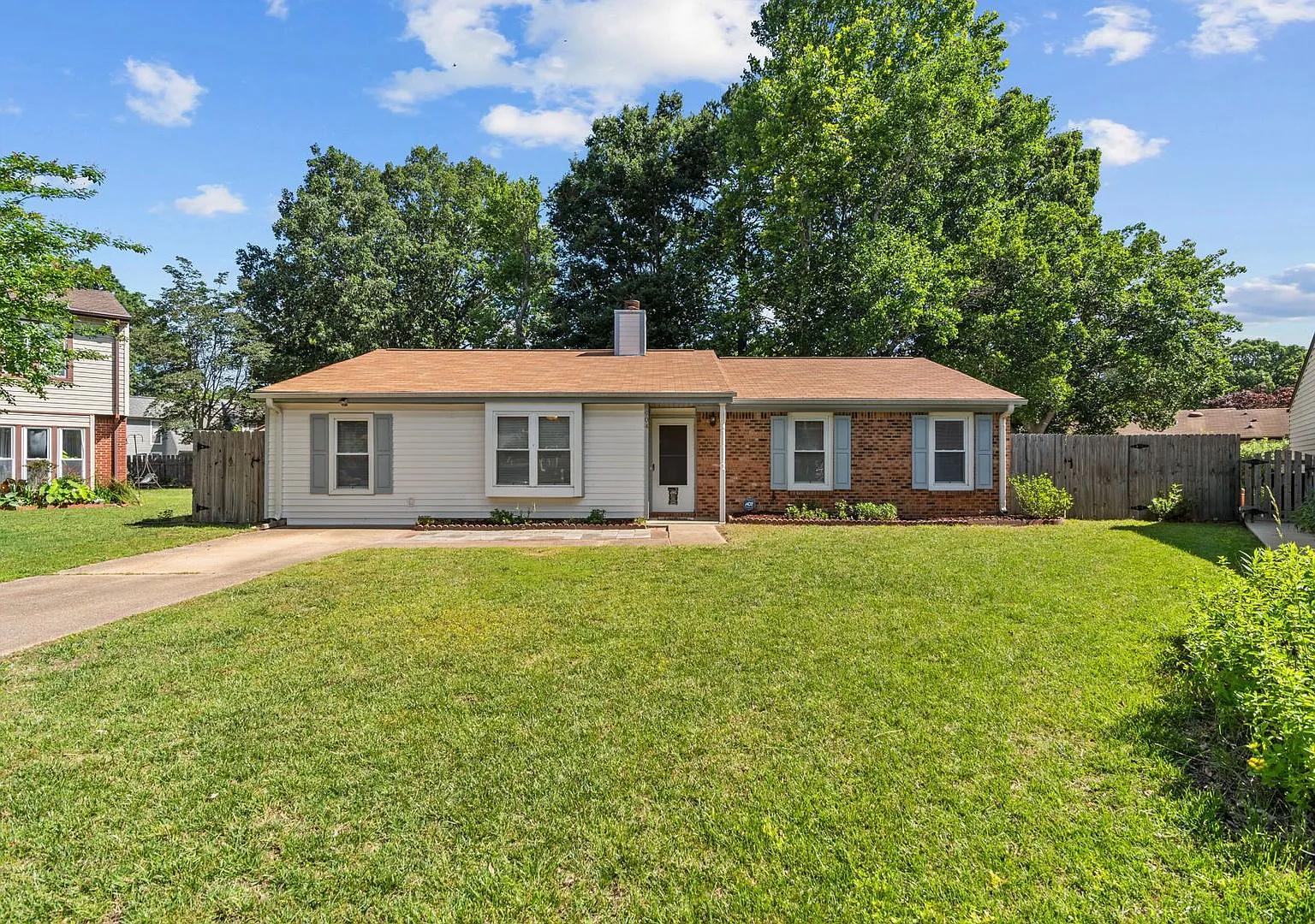 Charming 3-Bedroom Ranch in Quiet Chesapeake Cul-de-Sac — Photo 1