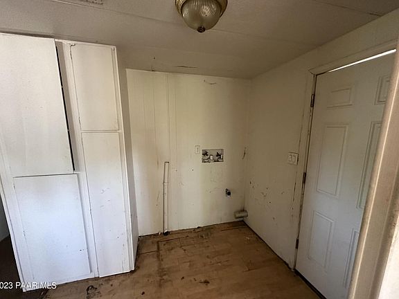 3rd image of 2650 N Kings Hwy W