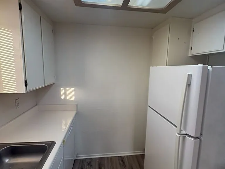 470 Westminster Pl — Photo 15