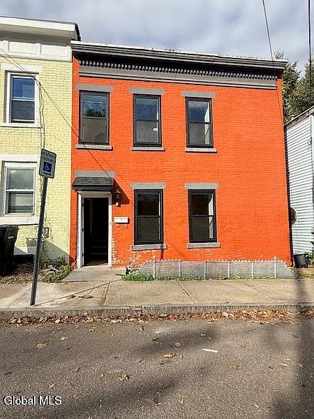 3rd image of 1009 5th Avenue