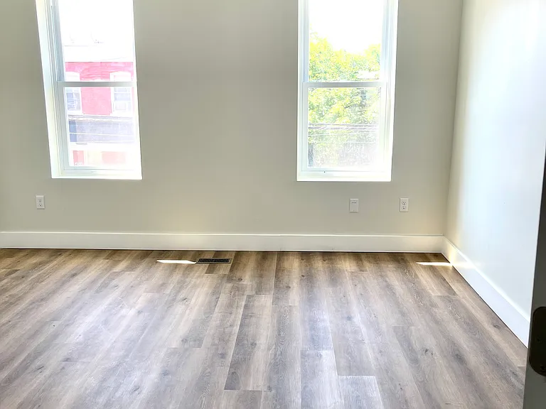 4245 Pennsgrove St — Photo 3