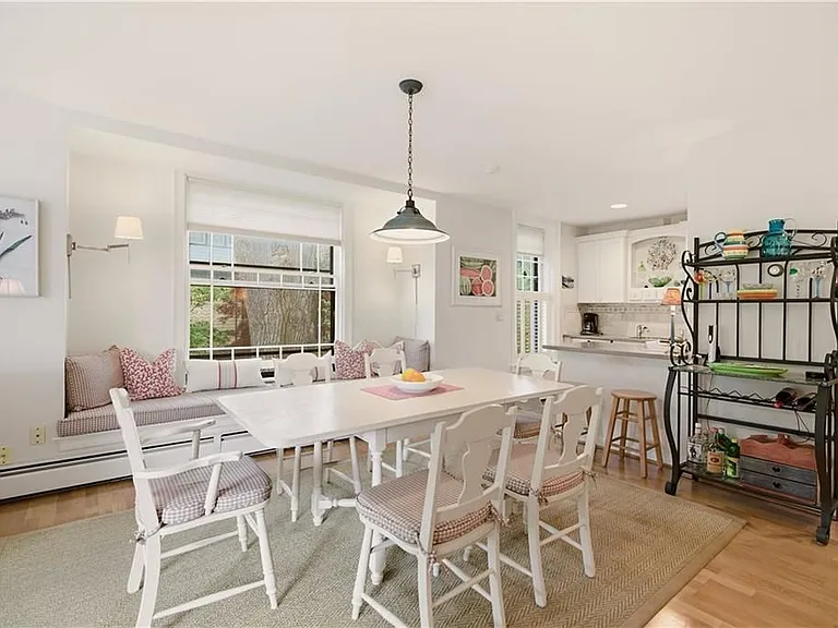 158 Narragansett Ave #I — Photo 2