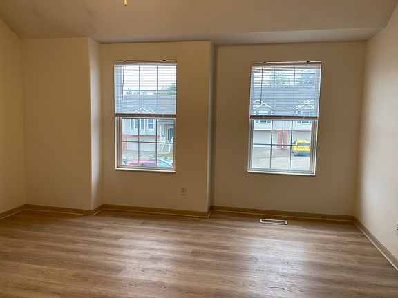 5th image of 4028 Hawksbury Ln #B