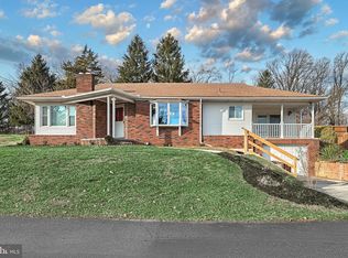 31 Merrin Rd, York, PA 17402