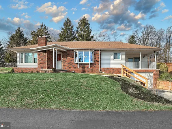 31 Merrin Rd, York, PA 17402