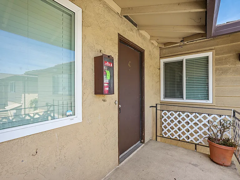 1235 Francisco Ave #C — Photo 3