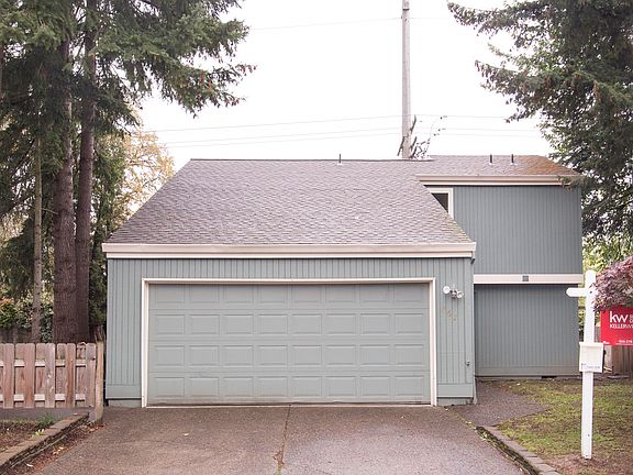 2nd image of 262 NE Park Pl