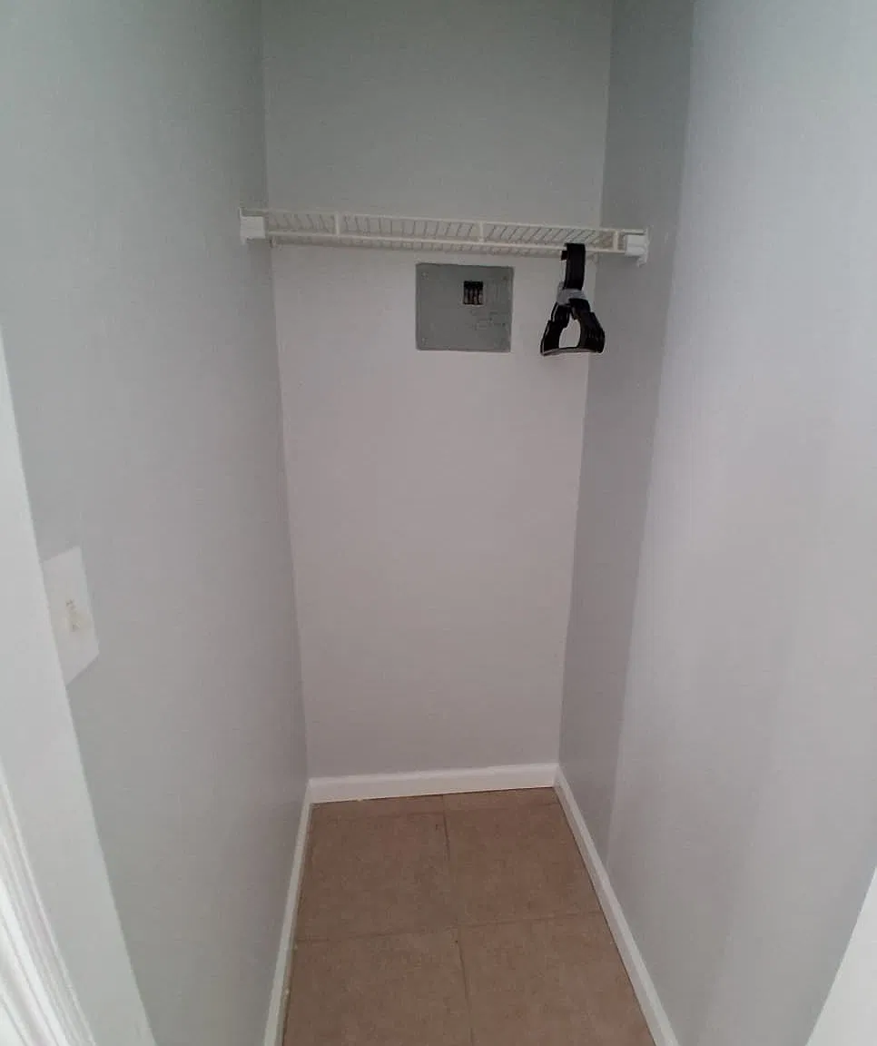 1 bed, 350 sqft, $1,300 — Photo 3