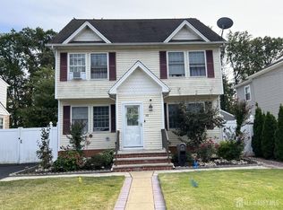 48 Tappen St, Avenel, NJ 07001