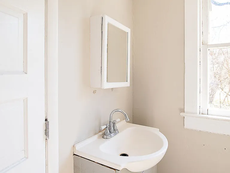 2141 Philadelphia Dr — Photo 20