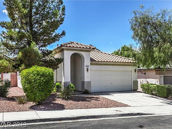 Front - Great Curb Appeal!